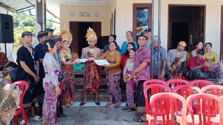 Pelaksanaan Semara Ratih di Banjar Lebah Desa Tista I Gede Pande Candra
